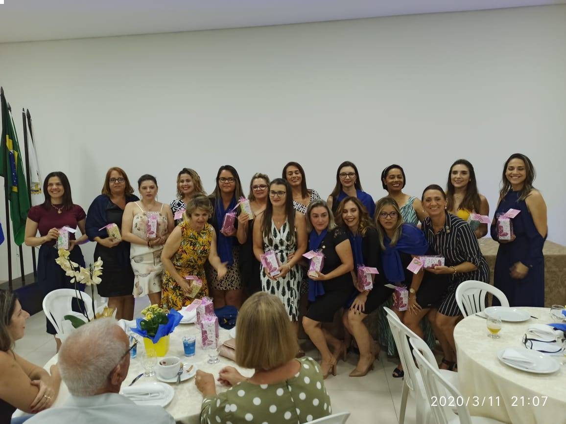 Associadas e convidadas são homenageadas pelo Rotary Club de Tangará da Serra.