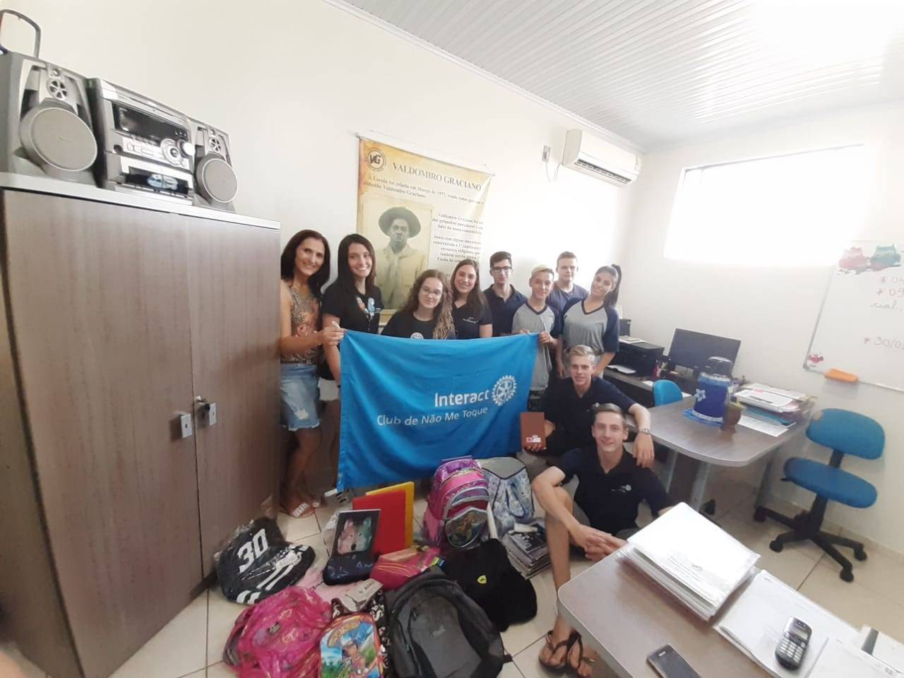 Doação de material escolar