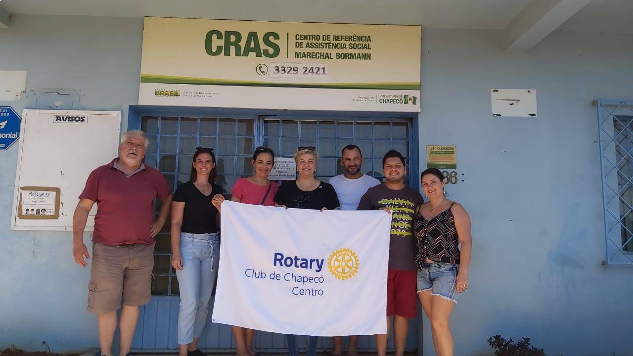 Da esquerda para direita: Alessandro, Lidiane, Janete, Luciane, Vilmar, Maurício, Mahara. Foto tirada pela companheira Ana Carolina, na visita ao Distrito de Marechal Bormann.
