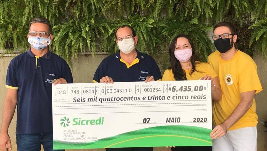 Cheque entregue a Diretoria da AAAC