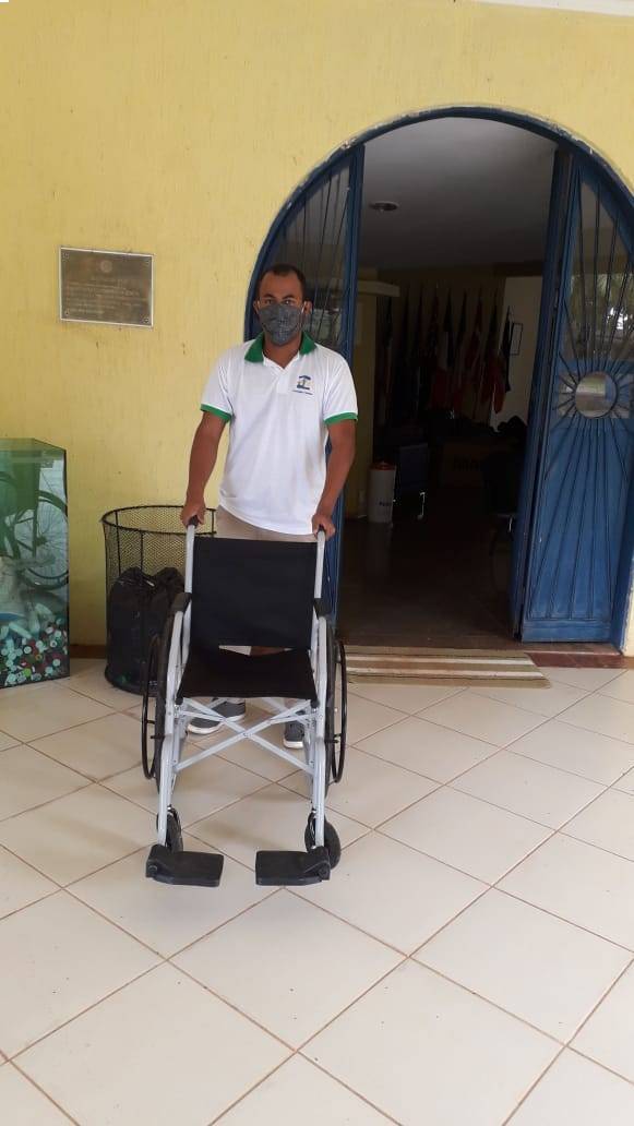 Cadeira entregue pelo RC Brasília-Leste na sede dos rotarianos de Brasília