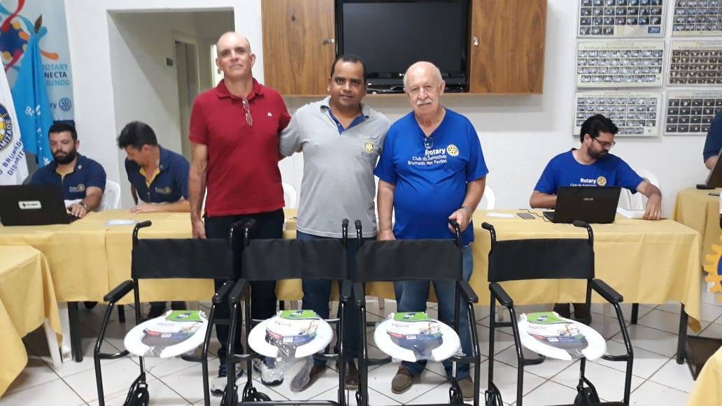 DOAÇÃO DE CADEIRAS DE BANHO