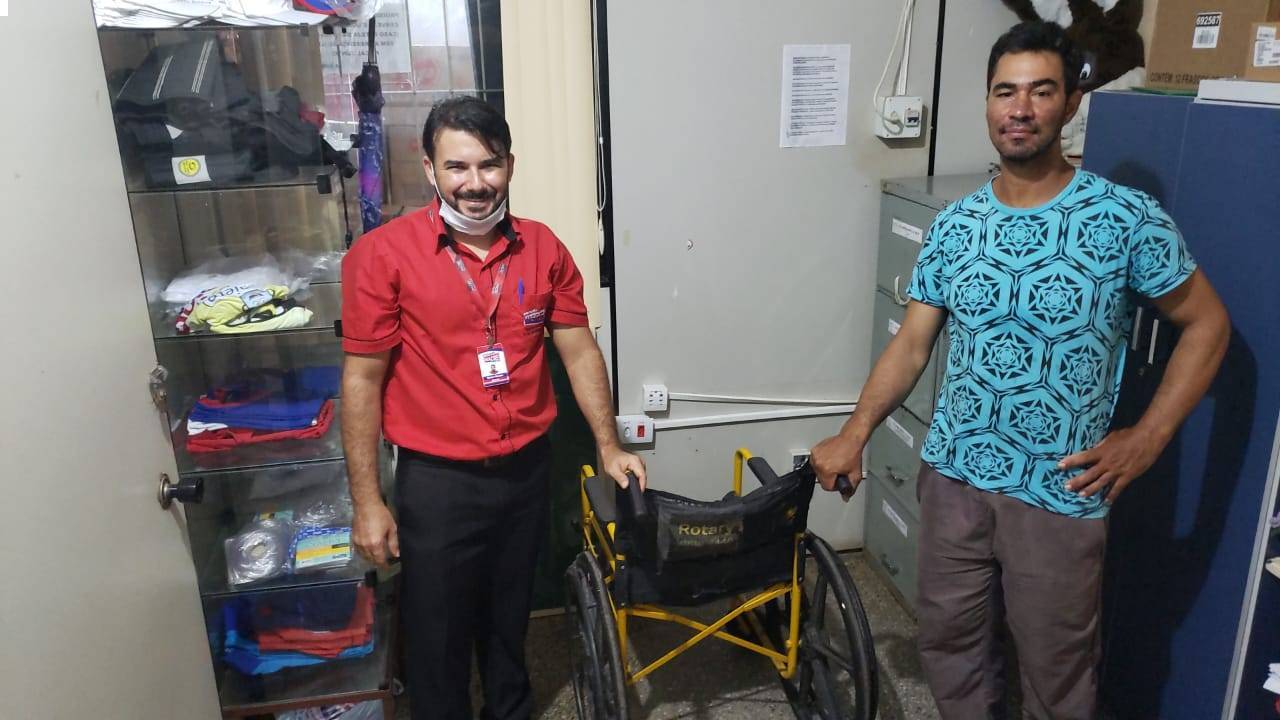 Entrega de Cadeira de Rodas