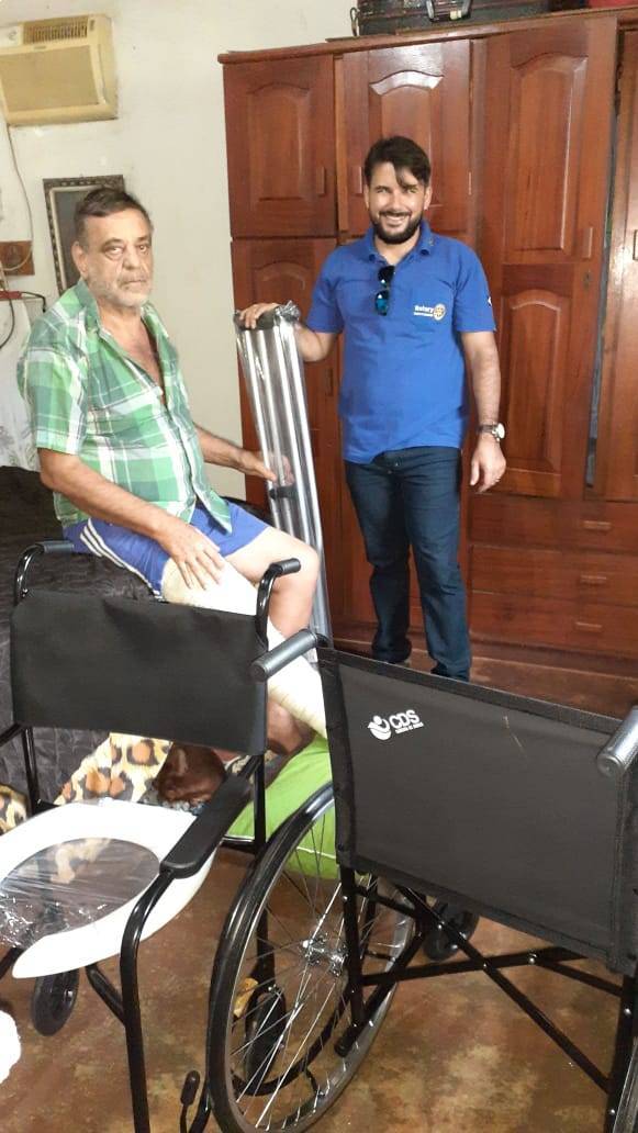 Entrega de Empréstimo de cadeira de rodas e banho