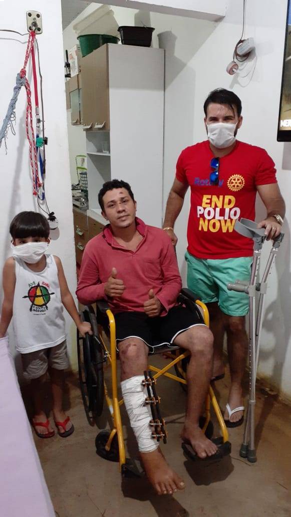 Entrega de Cadeira de Rodas