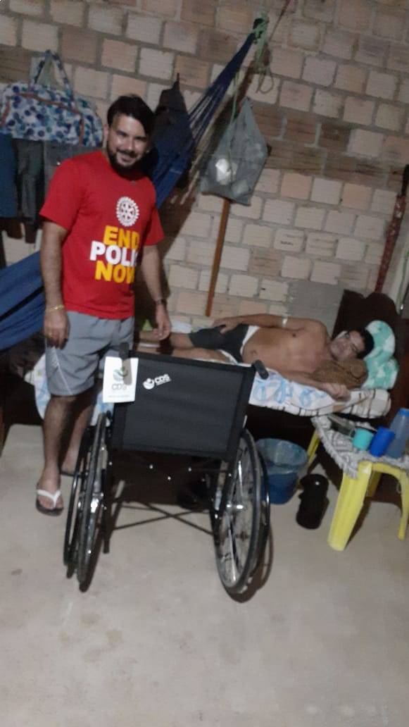Entrega de Cadeira de Rodas