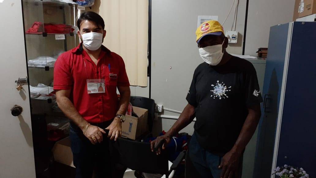 Entrega de Cadeira de Rodas