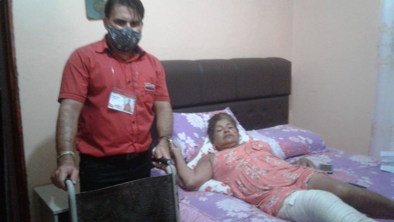 Entrega de Cadeira de Rodas