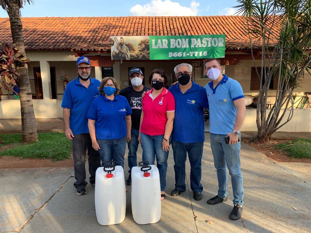 Doação de Álcool 70% para entidades filantrópicas de Mineiros