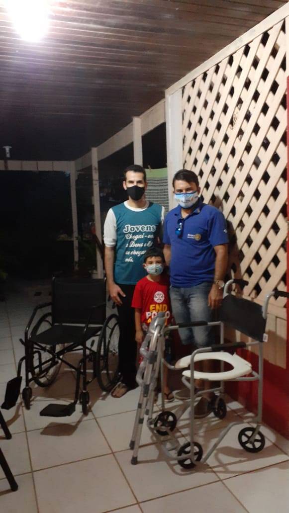 Empréstimo de cadeira de rodas e banho