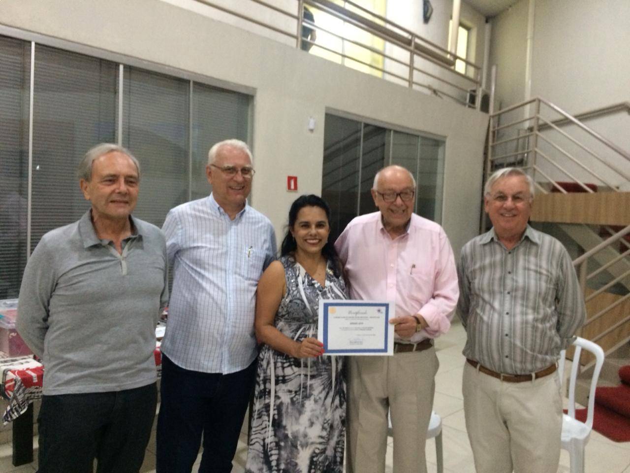 SERGIO LEVY COM A PRESIDNTE MARIA IZABEL E OS SÓCIOS DECANOS DO RCC CIDADE INDUSTRIAL