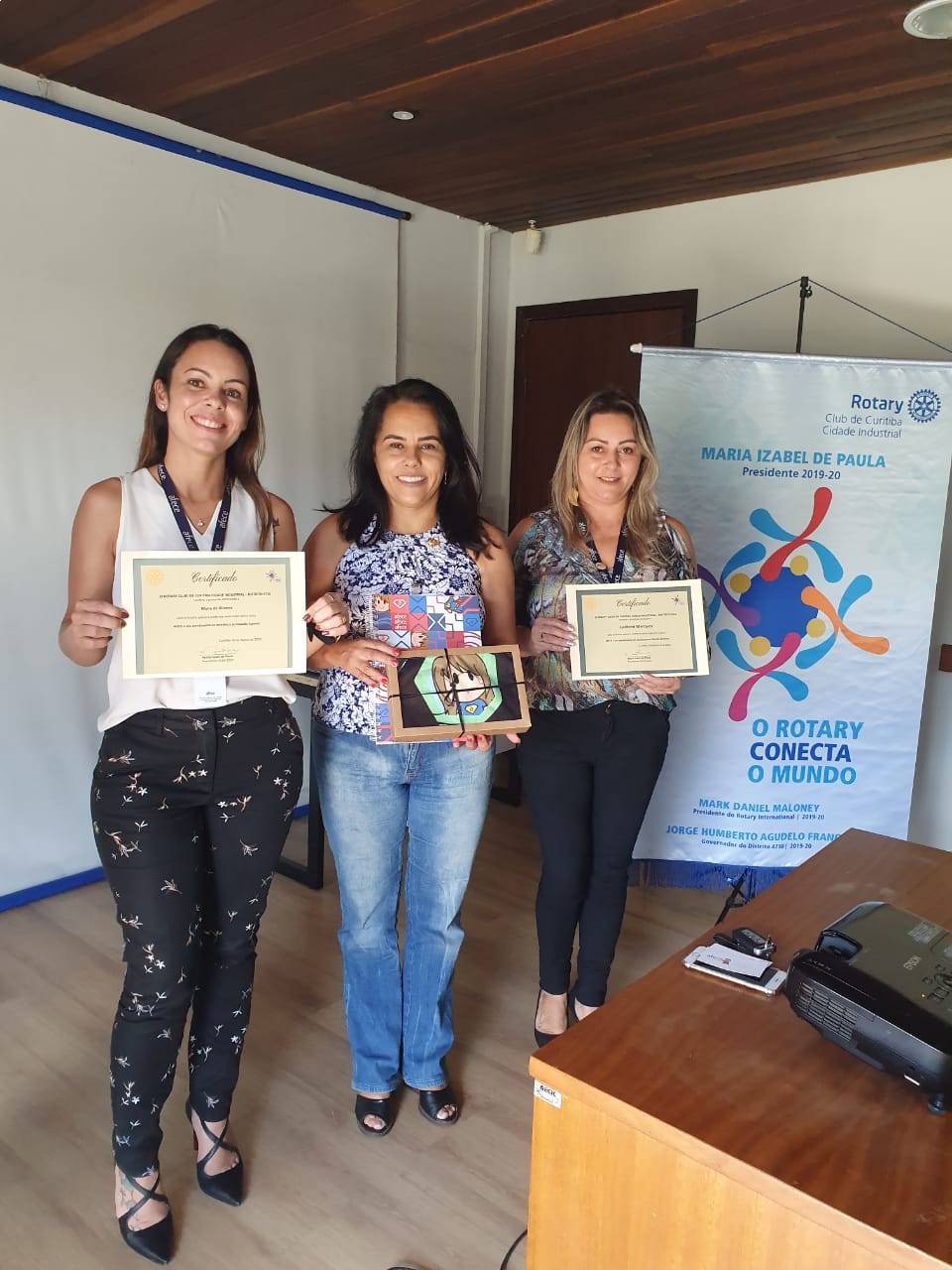 AS PALESTRANTES DA AFECE E A PRESIDENTE