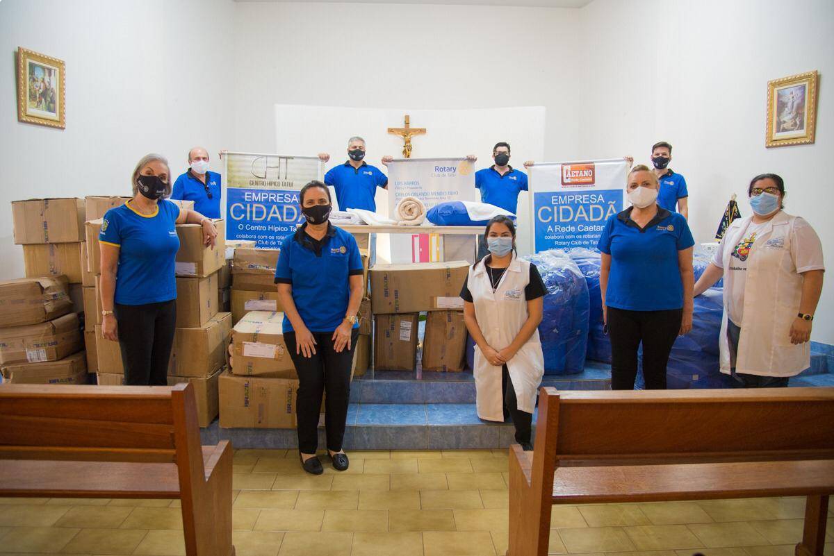 RC de Tatuí faz doação à Santa Casa