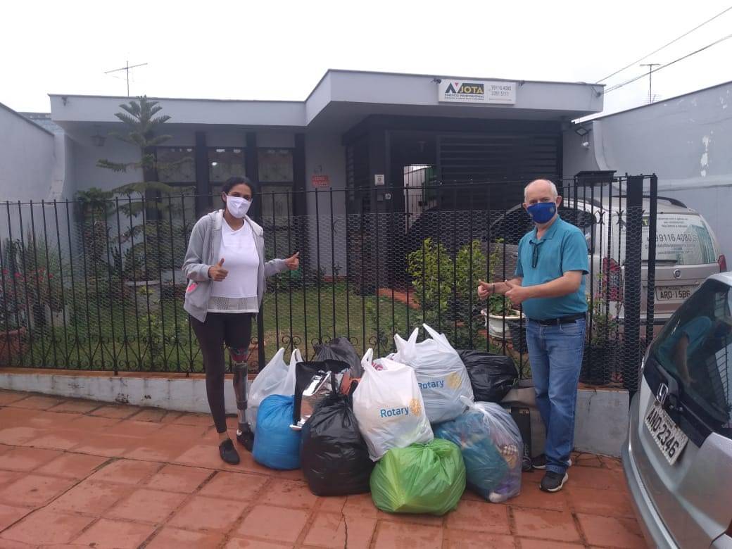  Arthur - Presidente do R.C.Londrina - Paradesporto e Luci - Diretora de Protocolo do Rotary Club de Londrina - Paradesporto 