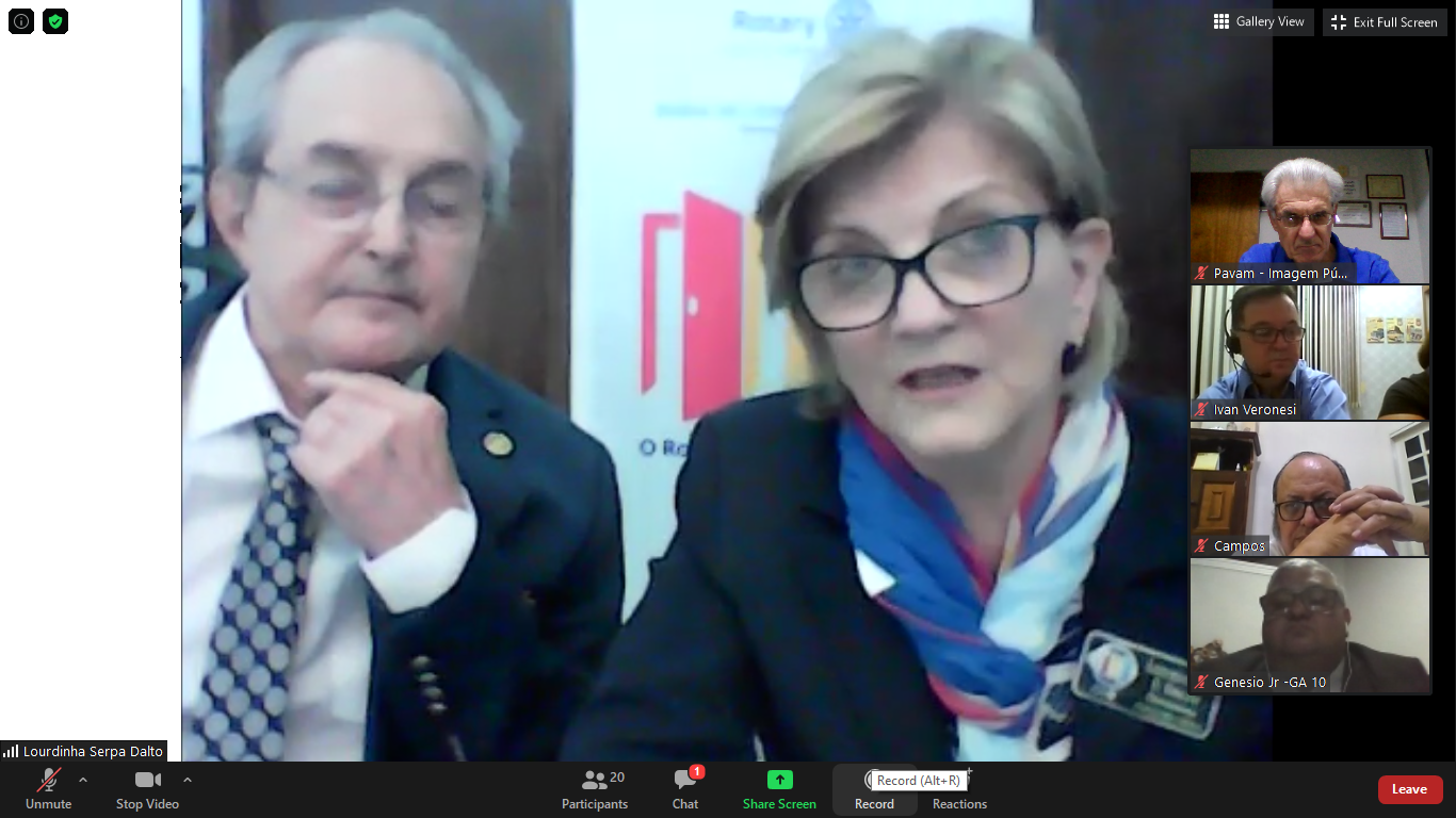 A governadora Lourdinha Dalto e seu esposo Beninho durante pronunciamento ao RC de Fernandópolis 22 de Maio