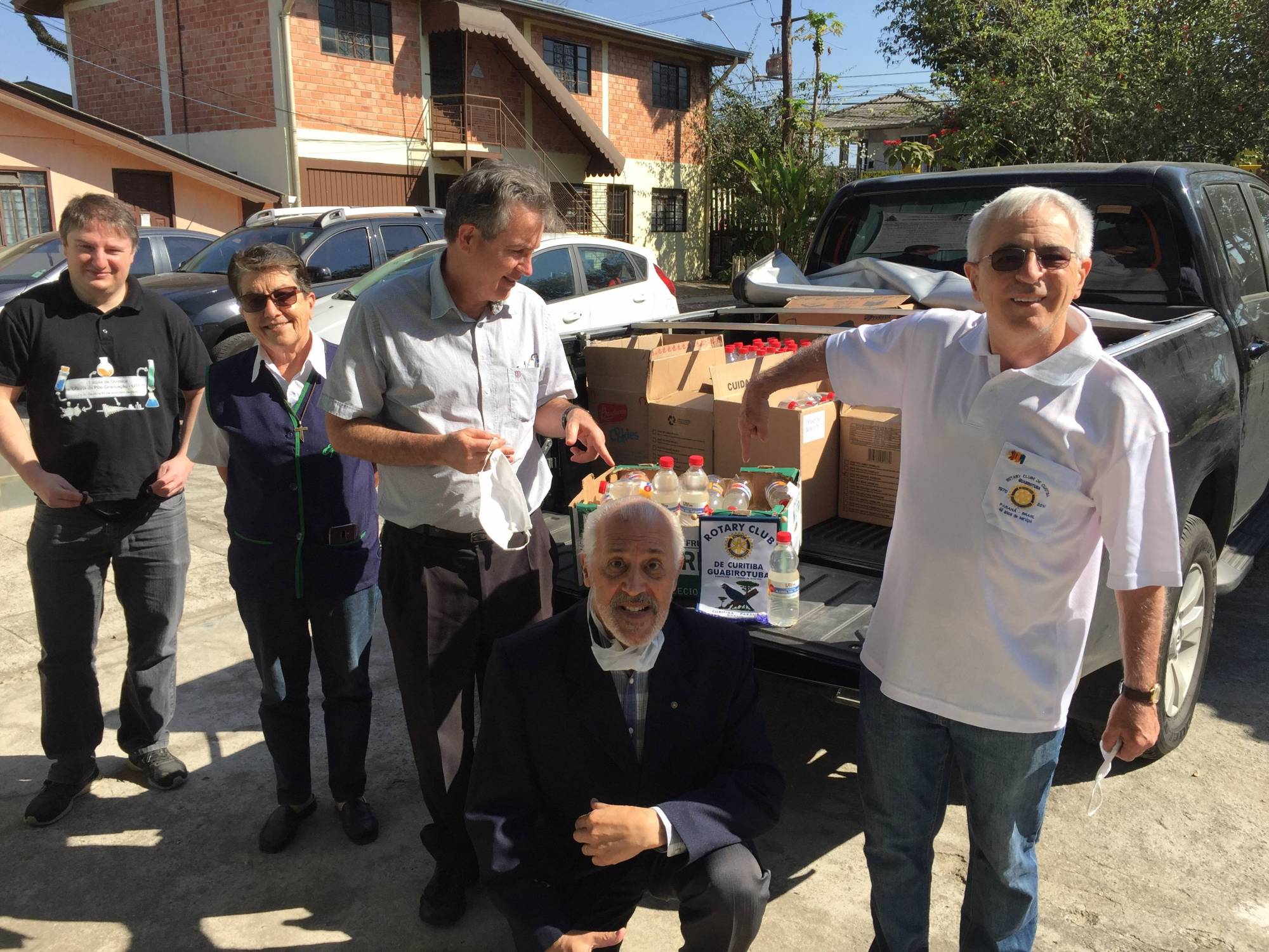 Entrega do álcool gel 70 