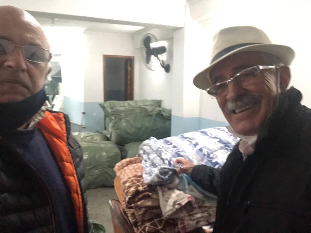 Governador Arlindo Venturim na entrega dos Cobertores