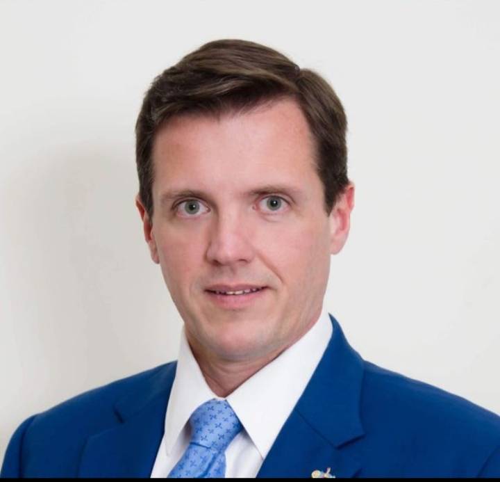 Governador Adriano Valente 2019-2020 / Distrito 4420