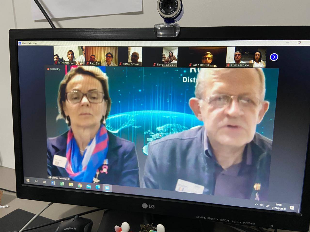 Governador do Distrito 4700, Sr. GILMAR LEONHARDT, durante sua visita virtual ao RC Flores da Cunha