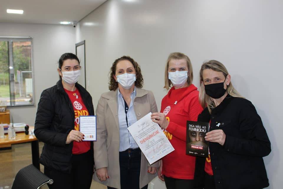 “Precisamos falar sobre Violência Doméstica e Feminicídio.” Visita a prefeita