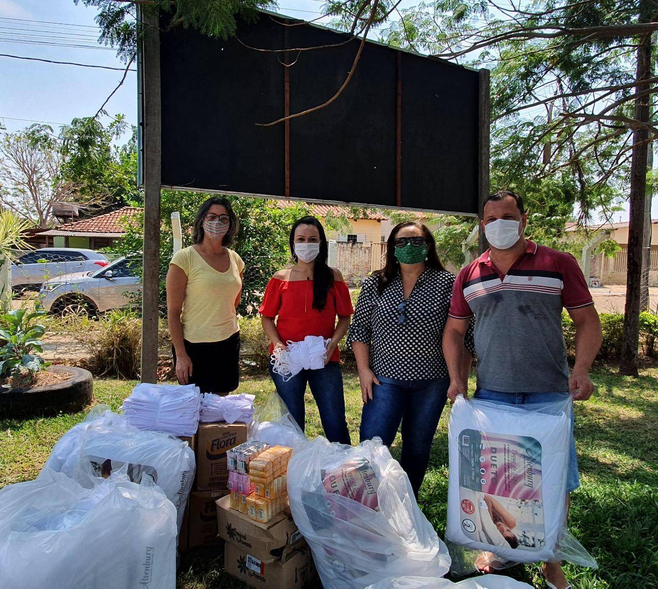 Ações com fundos da live "Conectados para Servir"