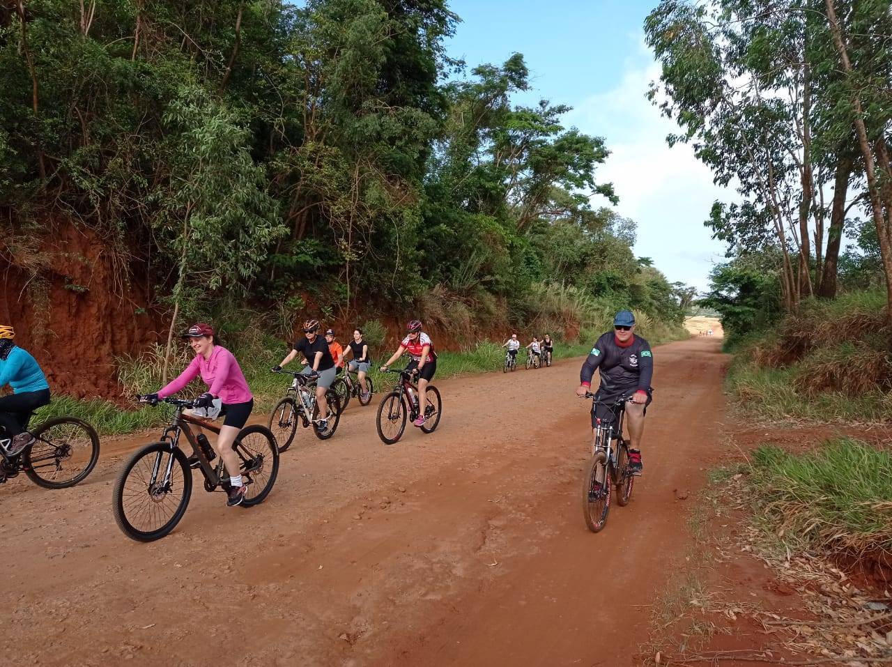 Rotarianos de Mamborê realizam o Pedalando Contra a Pólio