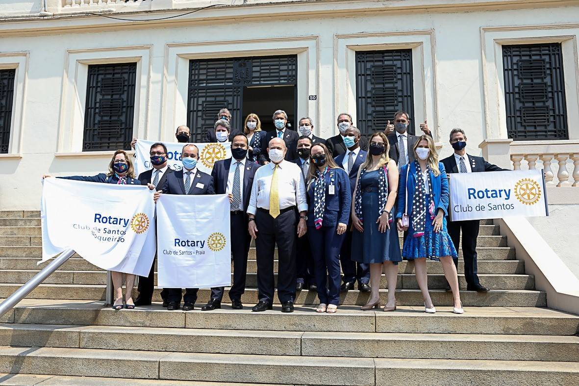 Presidentes e Governadores Assistentes das áreas Litoral I e II em entrega de EPIs na Santa Casa de Santos. (Foto: José Luiz Borges)