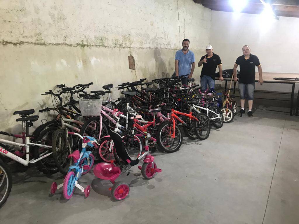 Participaram da iniciativa o Presidente Edson Fandaruff, Secretário Luíz Reiter, Vice Presidente Carlos Hoffmann, Presidente da Comissão de Projetos Humanitários Waldemar Hasse e o Diretor de Imagem Pública Luís Pardal.